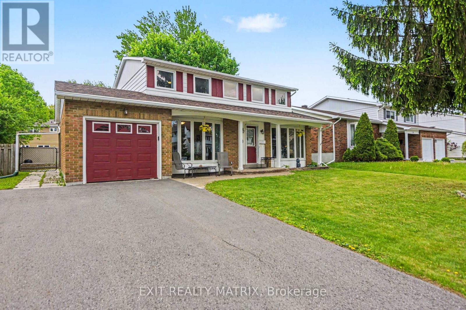 18 Highpark Crescent, Ottawa, Ontario  K1B 3G8 - Photo 2 - X13501090