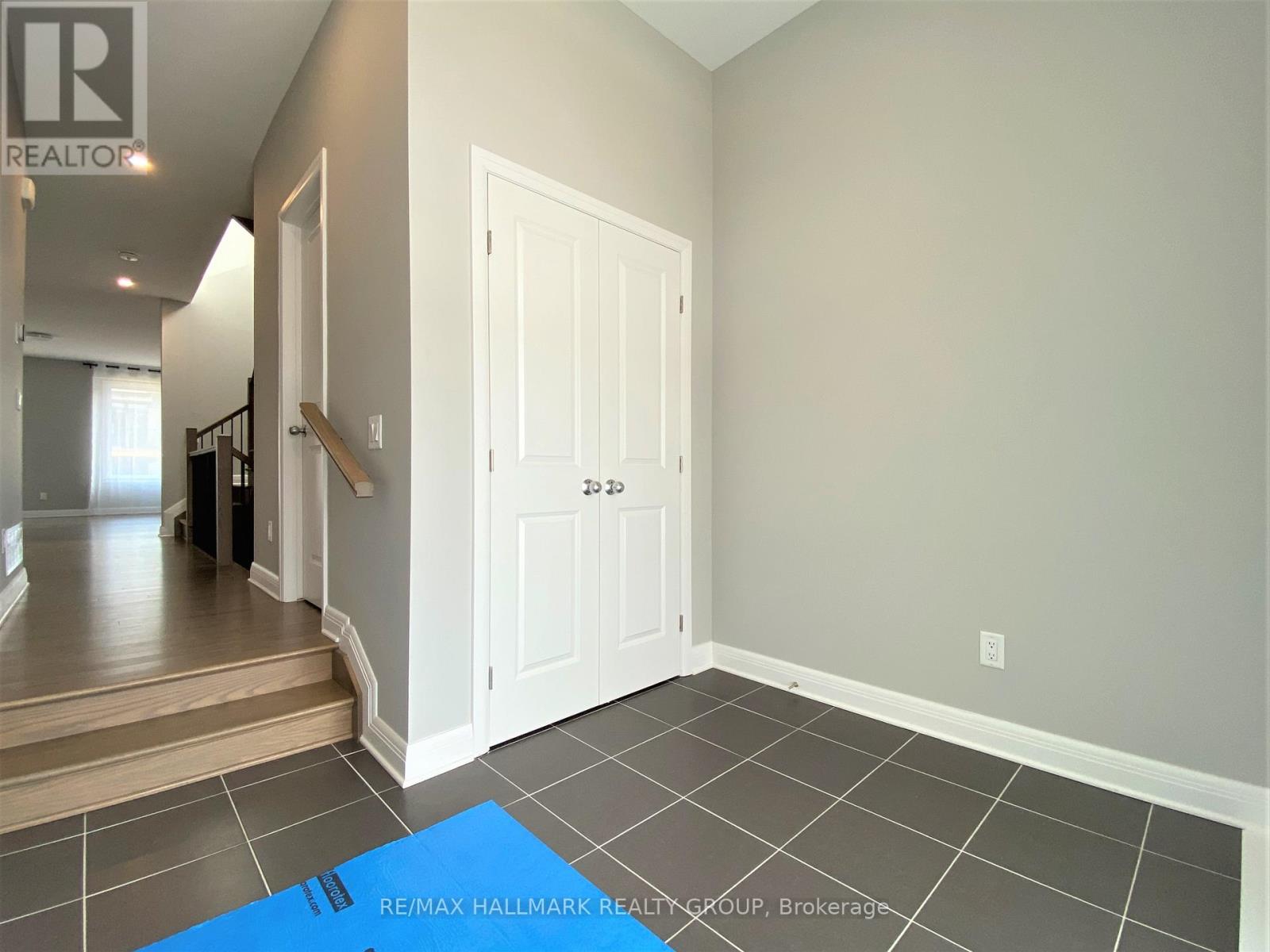 72 Michael Stoqua Street W, Ottawa, Ontario  K1K 5A2 - Photo 4 - X13501136