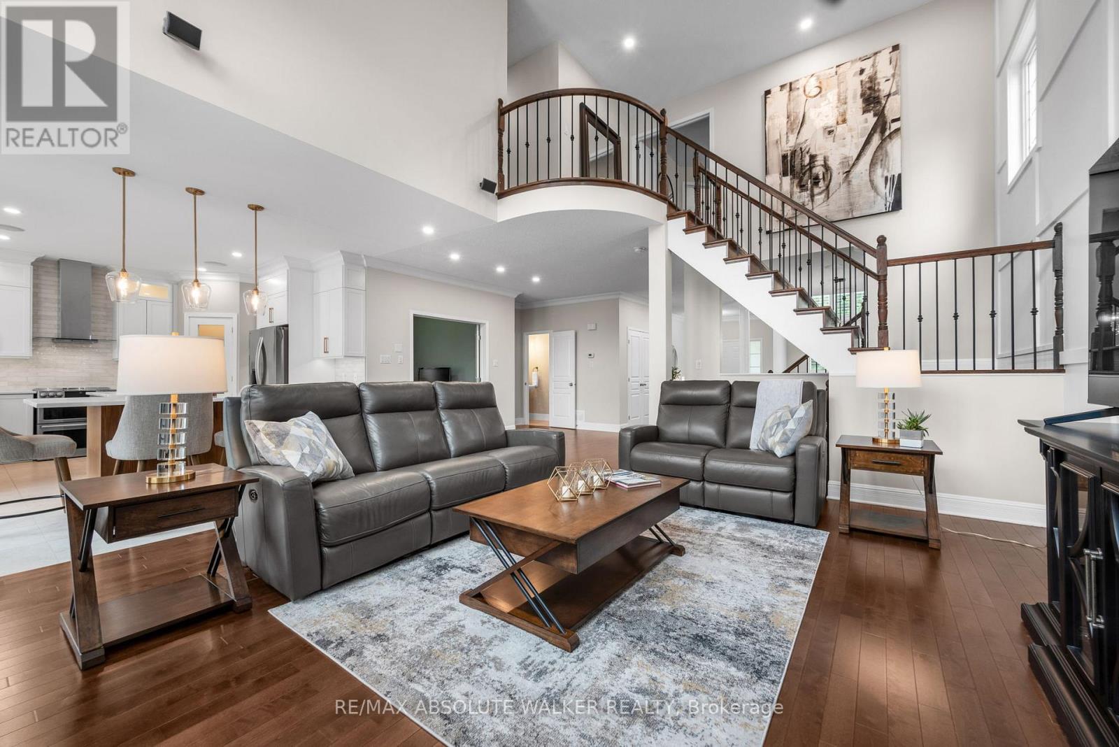245 Lucinda Crescent, Ottawa, Ontario  K1W 0A1 - Photo 2 - X13501168