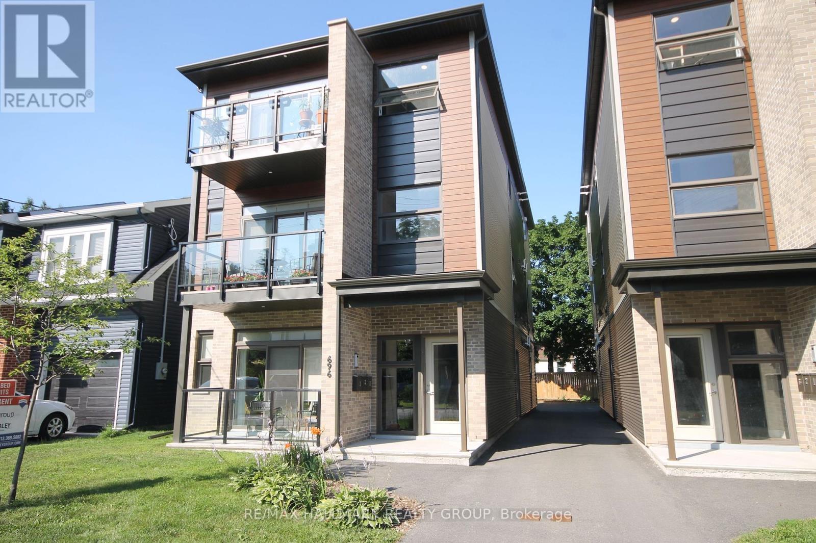 3 - 696 Roosevelt Avenue, Ottawa, Ontario  K2A 2A7 - Photo 1 - X13501610