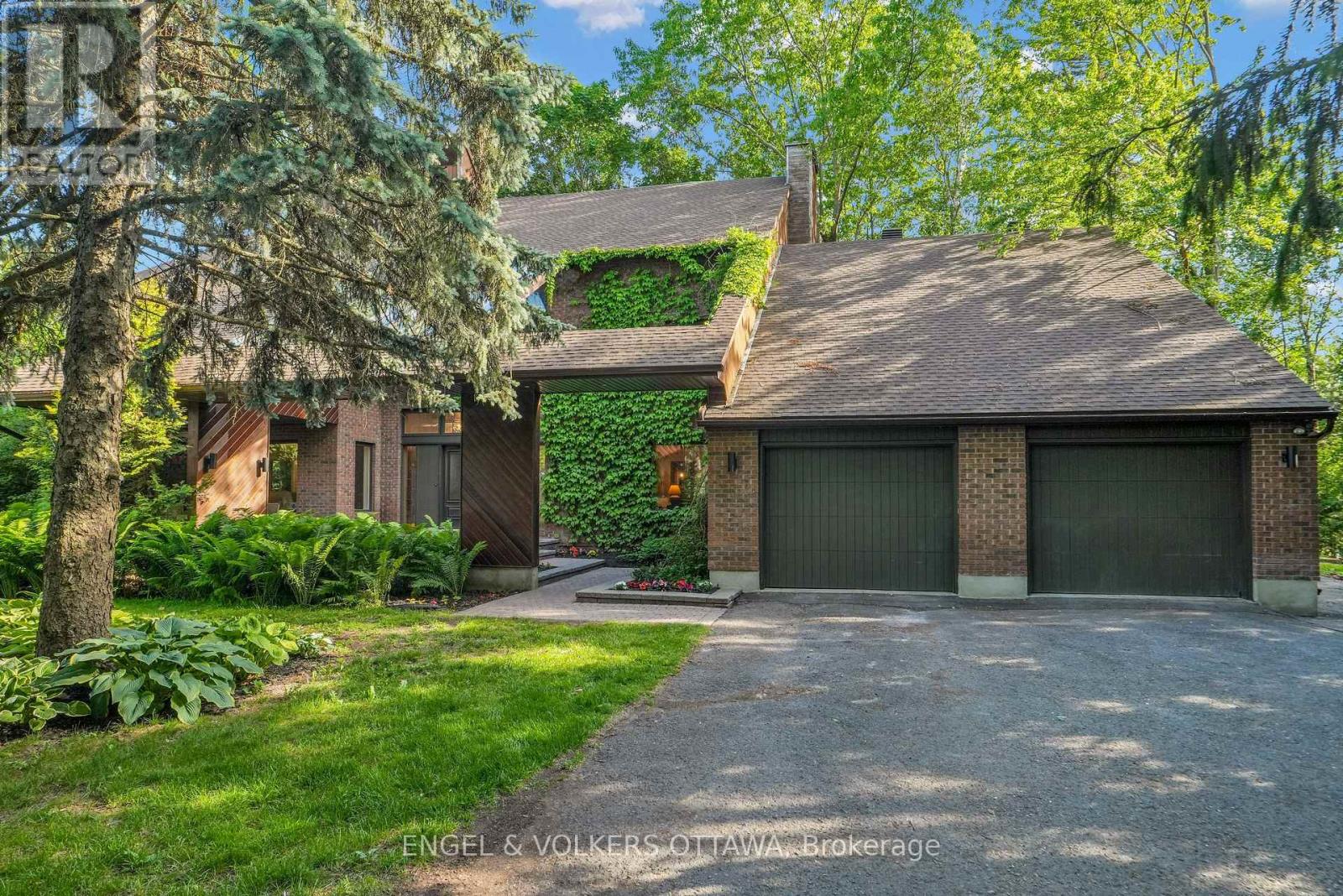 7 Mid Pines Grove, Ottawa, Ontario  K2R 1B7 - Photo 1 - X13502278
