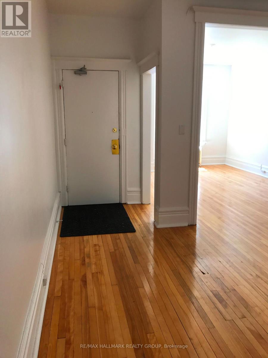 3 - 421 Lisgar Street, Ottawa, Ontario  K1R 5G9 - Photo 2 - X13502674