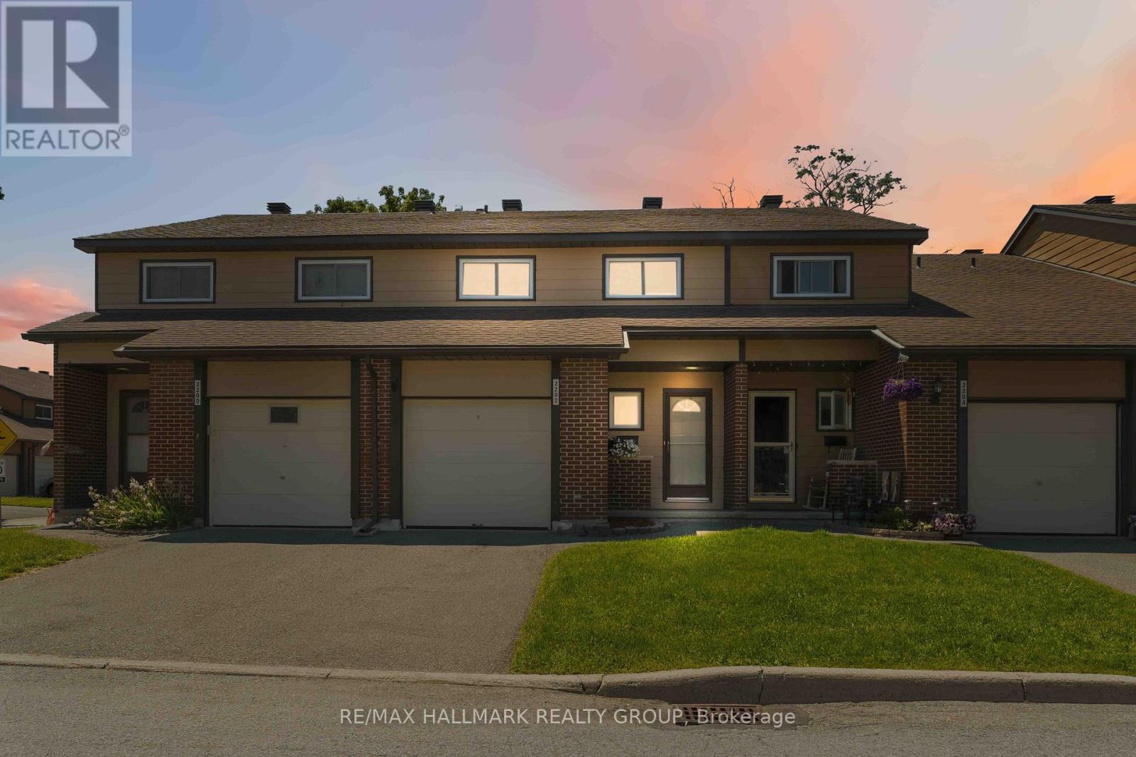 48 - 2202 Orient Park Drive, Ottawa, Ontario  K1B 4W2 - Photo 1 - X13502810