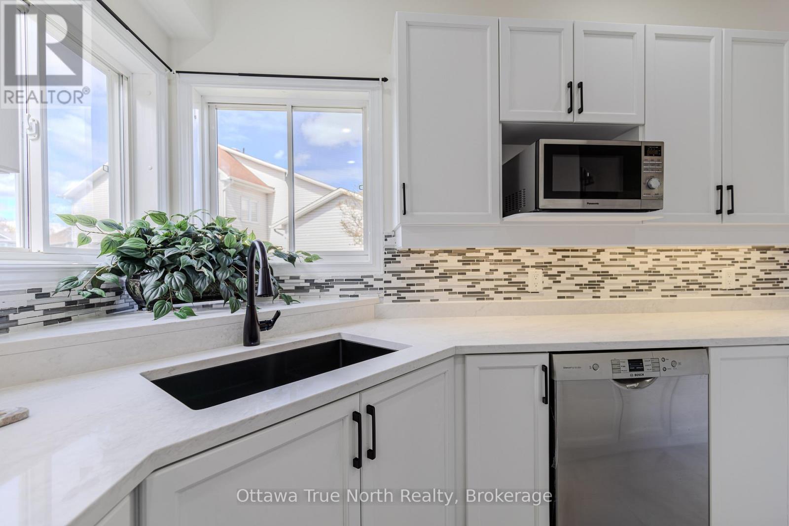 19 Black Tern Crescent, Ottawa, Ontario  K2M 2Z4 - Photo 8 - X13503020