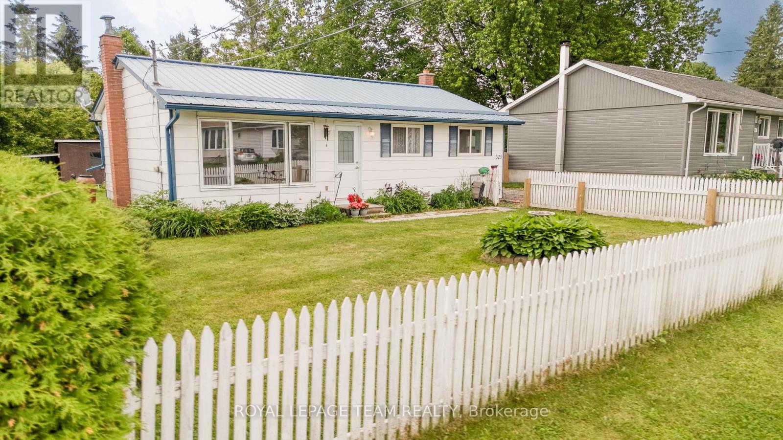 329 Wylie Street, Mississippi Mills, Ontario  K0A 1A0 - Photo 2 - X13503290
