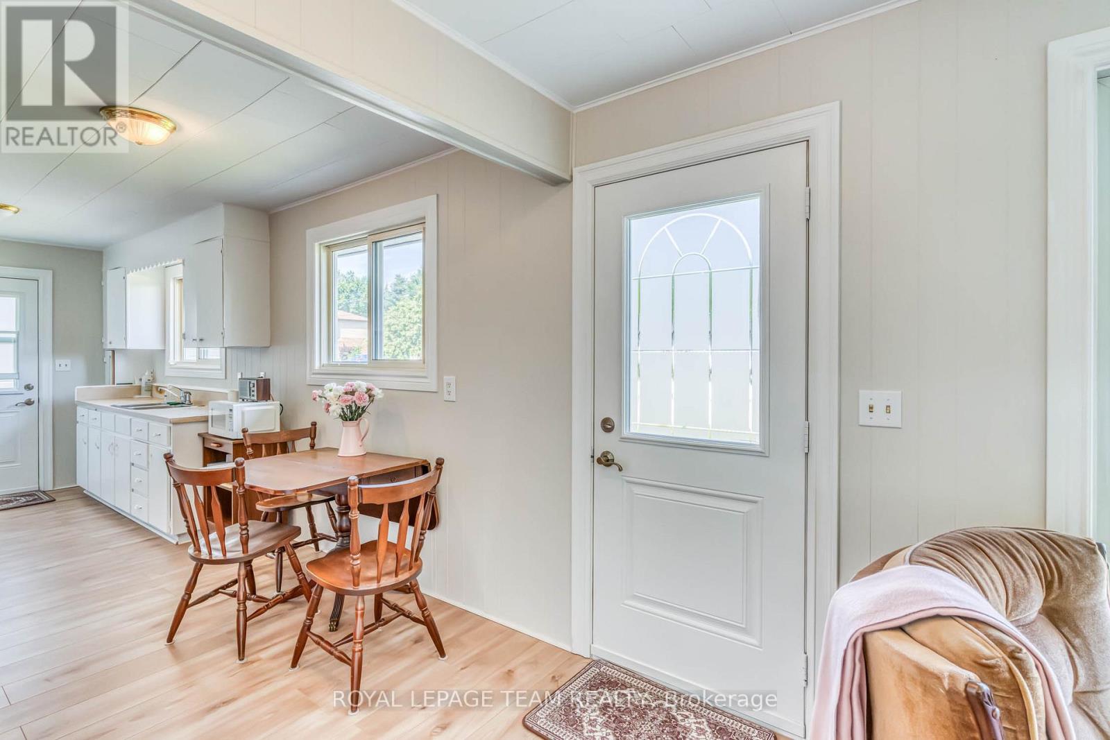 329 Wylie Street, Mississippi Mills, Ontario  K0A 1A0 - Photo 3 - X13503290