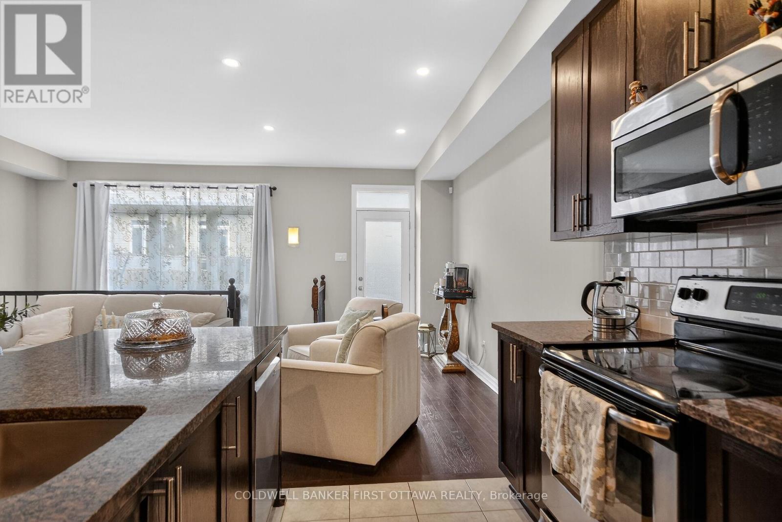 906 Littlerock Street, Ottawa, Ontario  K1T 0N2 - Photo 20 - X13503466