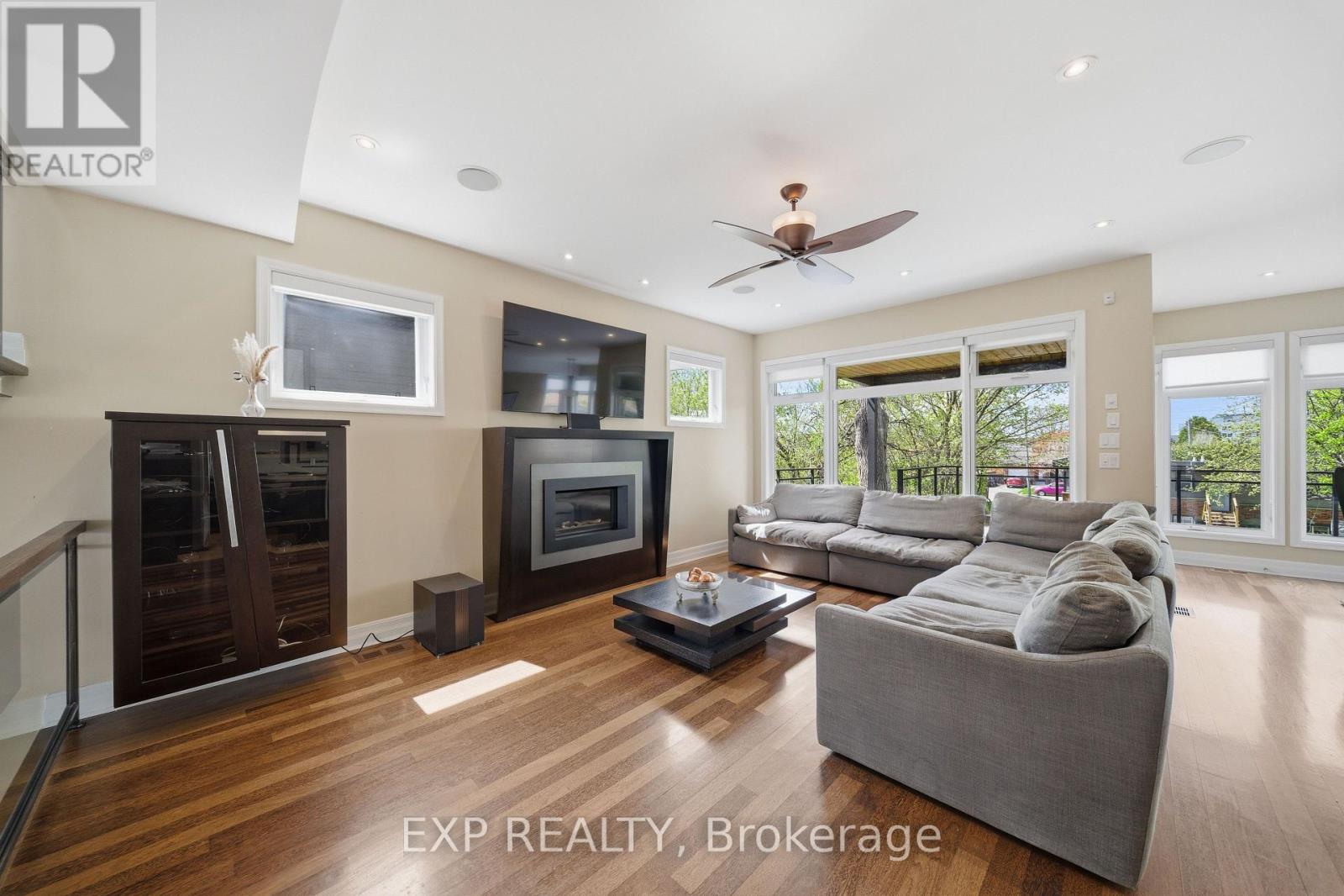 1356 Louis Lane, Ottawa, Ontario  K1B 3N5 - Photo 3 - X13504184