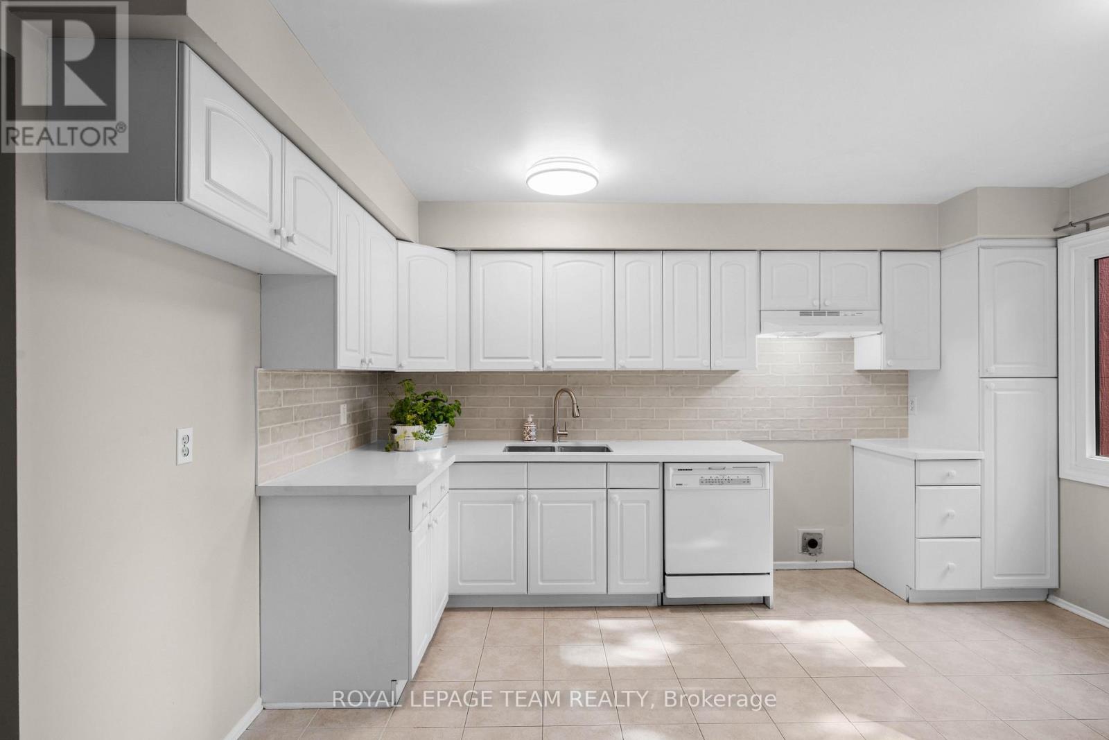 16 - 280 Mcclellan Road, Ottawa, Ontario  K2H 8P8 - Photo 10 - X13504392