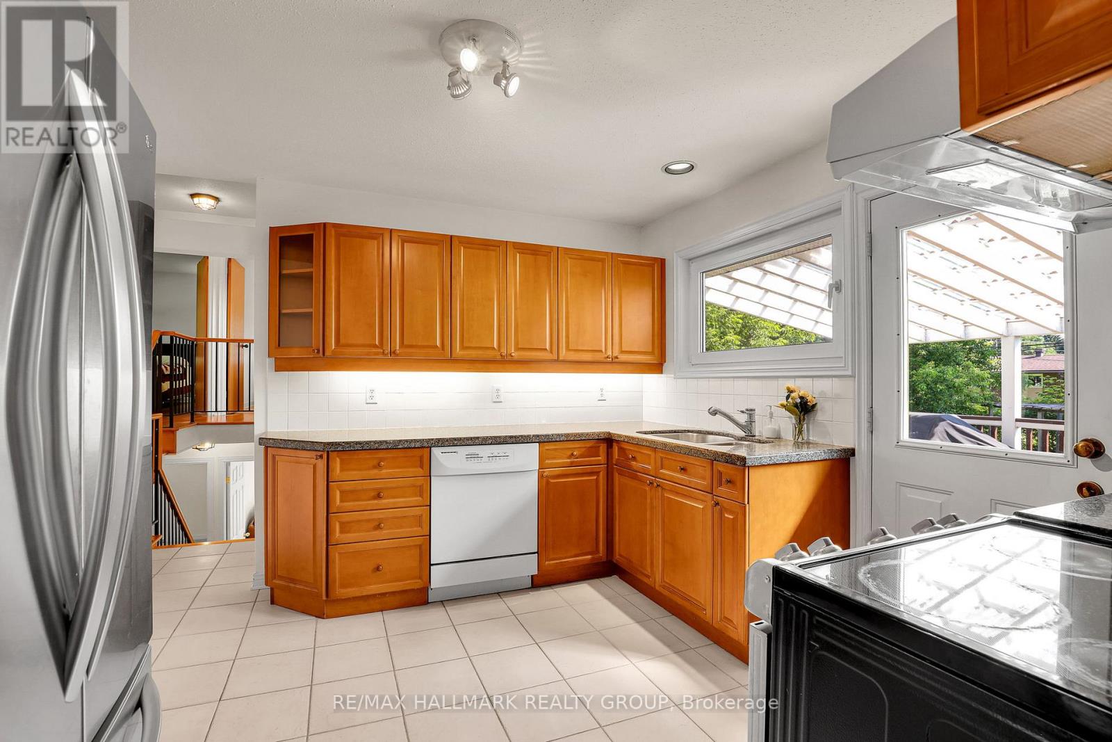 37 Lyall Street, Ottawa, Ontario  K2E 5G7 - Photo 12 - X13505154