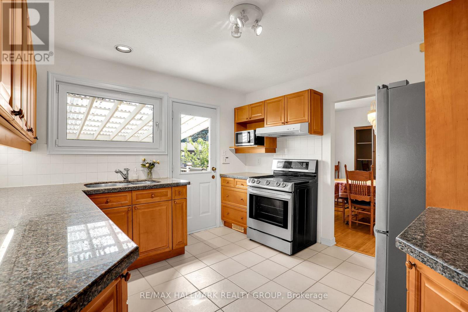 37 Lyall Street, Ottawa, Ontario  K2E 5G7 - Photo 13 - X13505154
