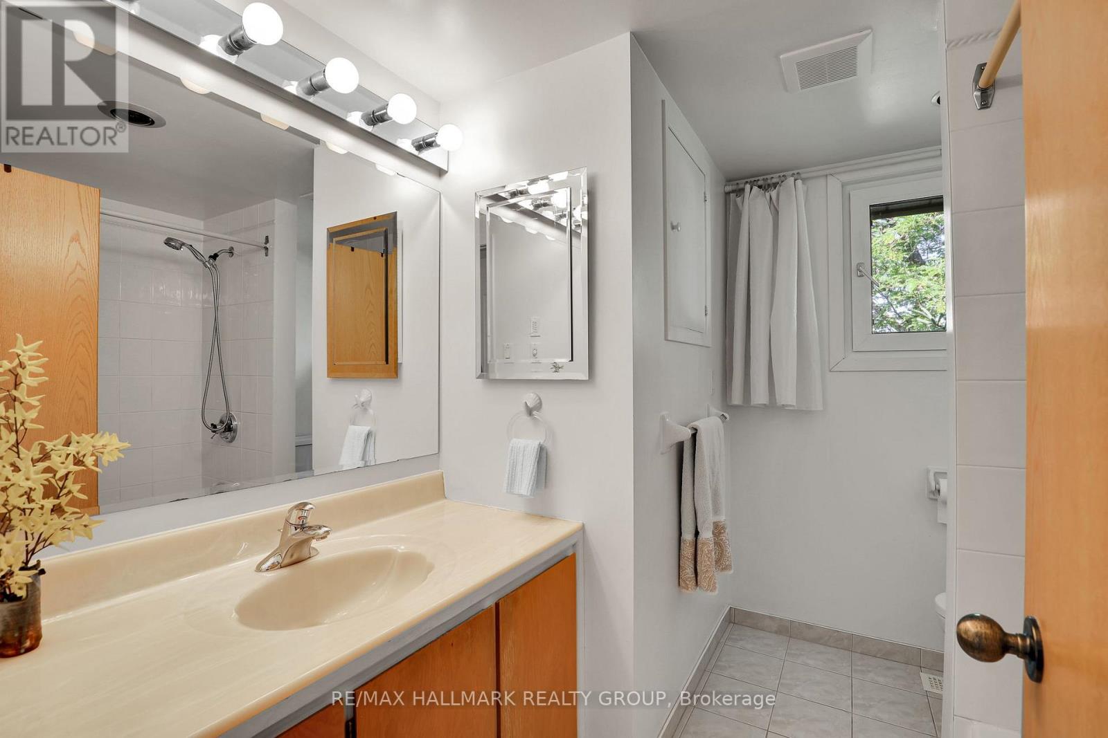 37 Lyall Street, Ottawa, Ontario  K2E 5G7 - Photo 20 - X13505154