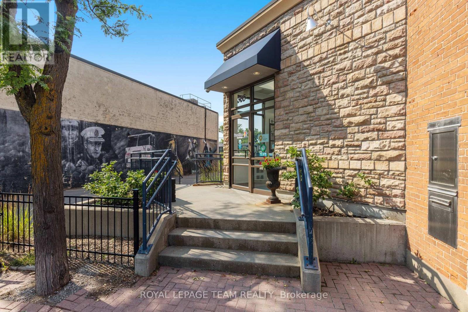 365 Richmond Road, Ottawa, Ontario  K2A 0E7 - Photo 2 - X13505574