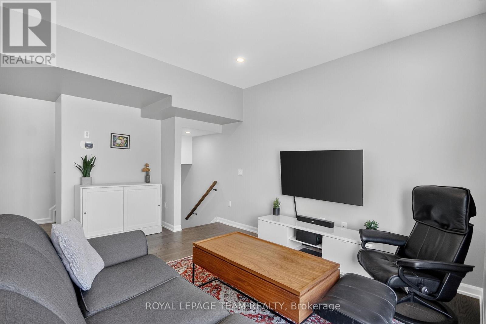 2706 Draper Avenue, Ottawa, Ontario  K2H 0C4 - Photo 12 - X13505732