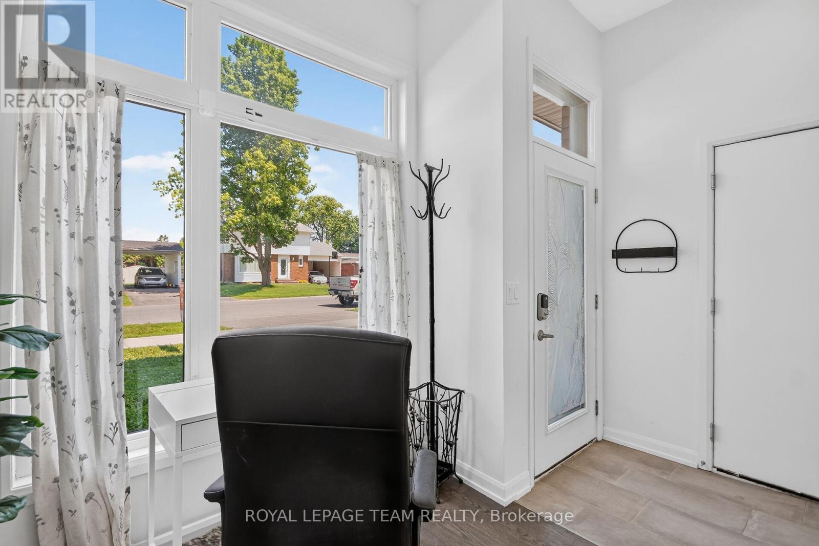 2706 Draper Avenue, Ottawa, Ontario  K2H 0C4 - Photo 4 - X13505732