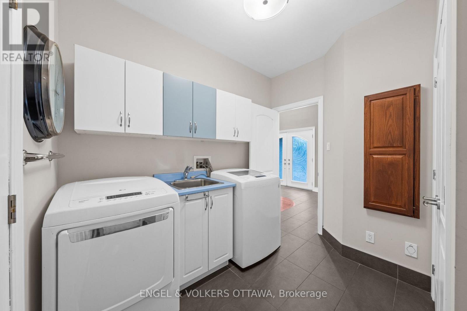 249 Atlantis Avenue, Ottawa, Ontario  K2A 1X9 - Photo 9 - X13505832