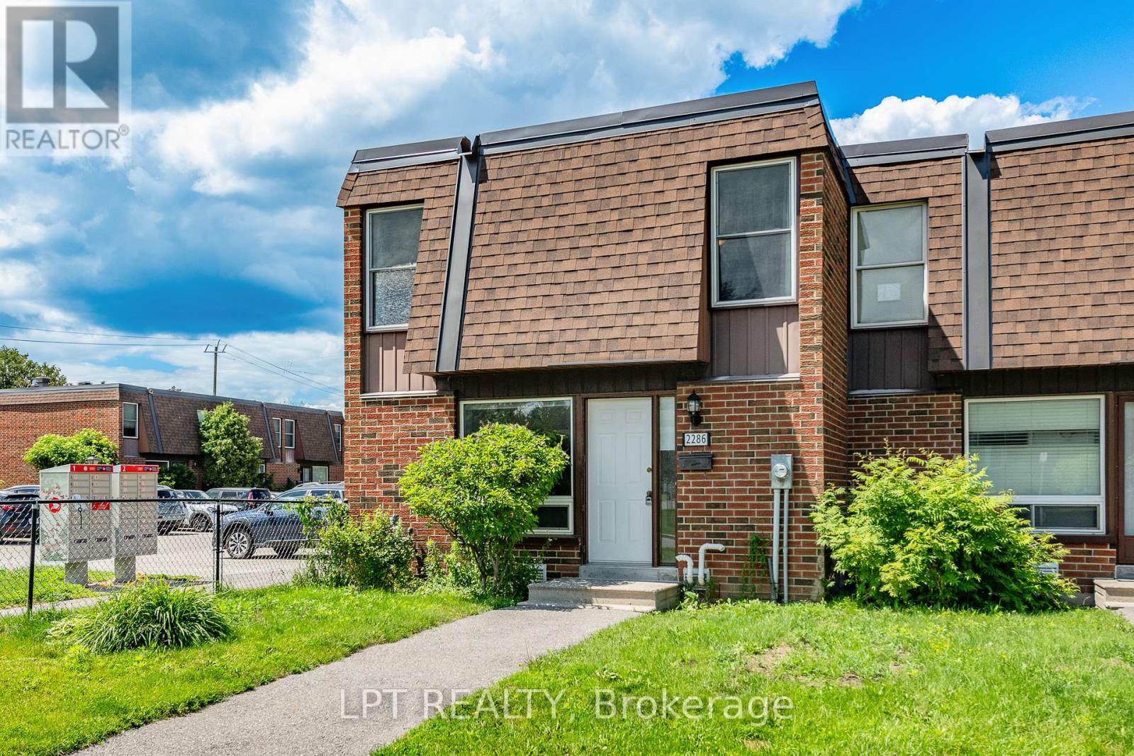 2286 Cotters Crescent, Ottawa, Ontario  K1V 8Y6 - Photo 2 - X13506236