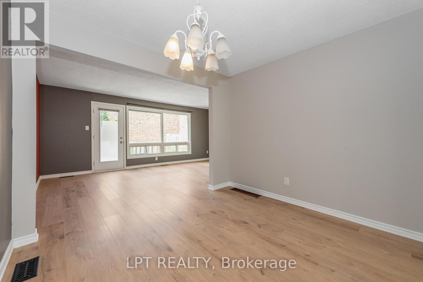 2286 Cotters Crescent, Ottawa, Ontario  K1V 8Y6 - Photo 8 - X13506236