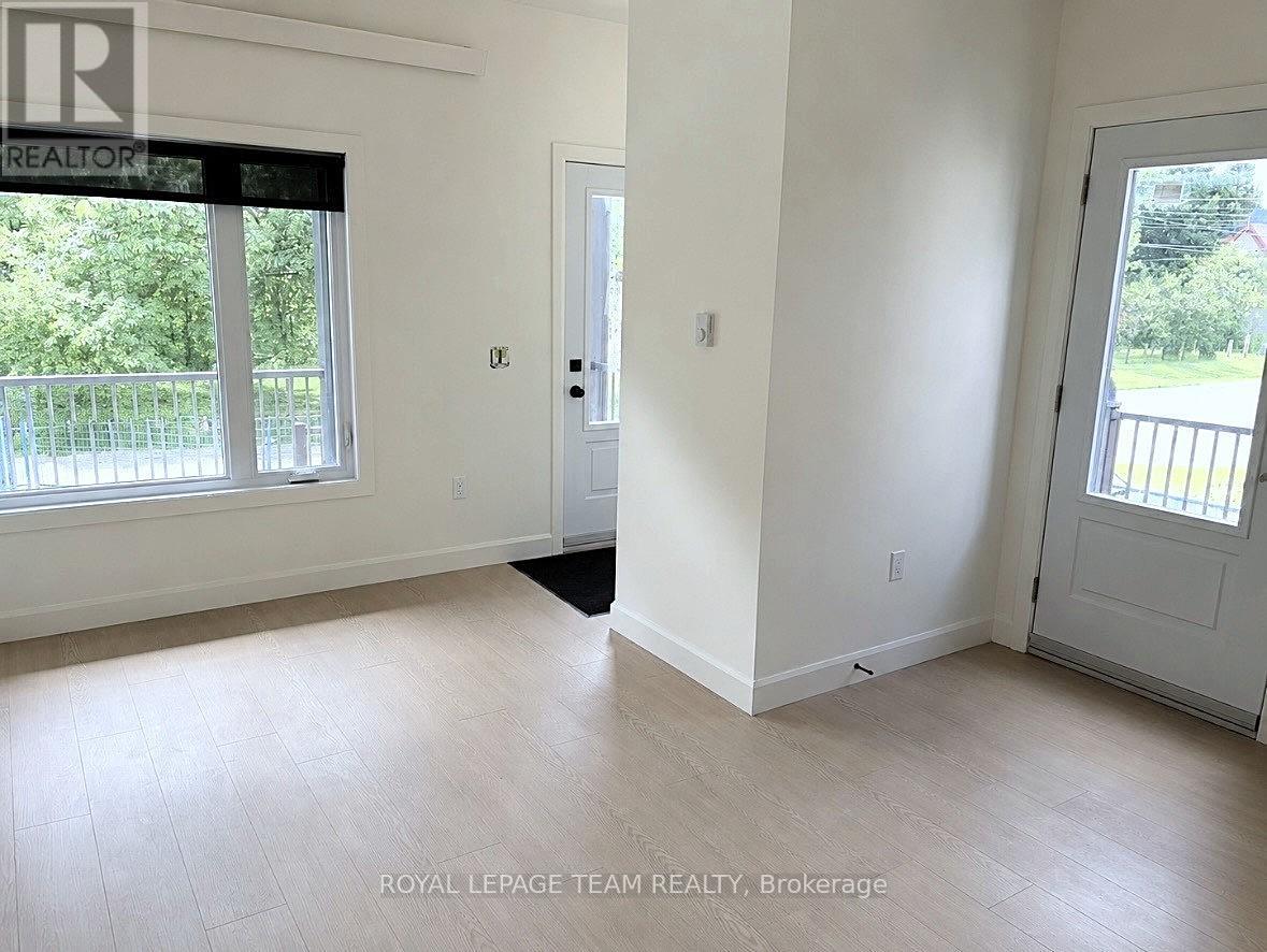 1b - 243 Bradford Street, Ottawa, Ontario  K2B 5Z5 - Photo 2 - X13507000
