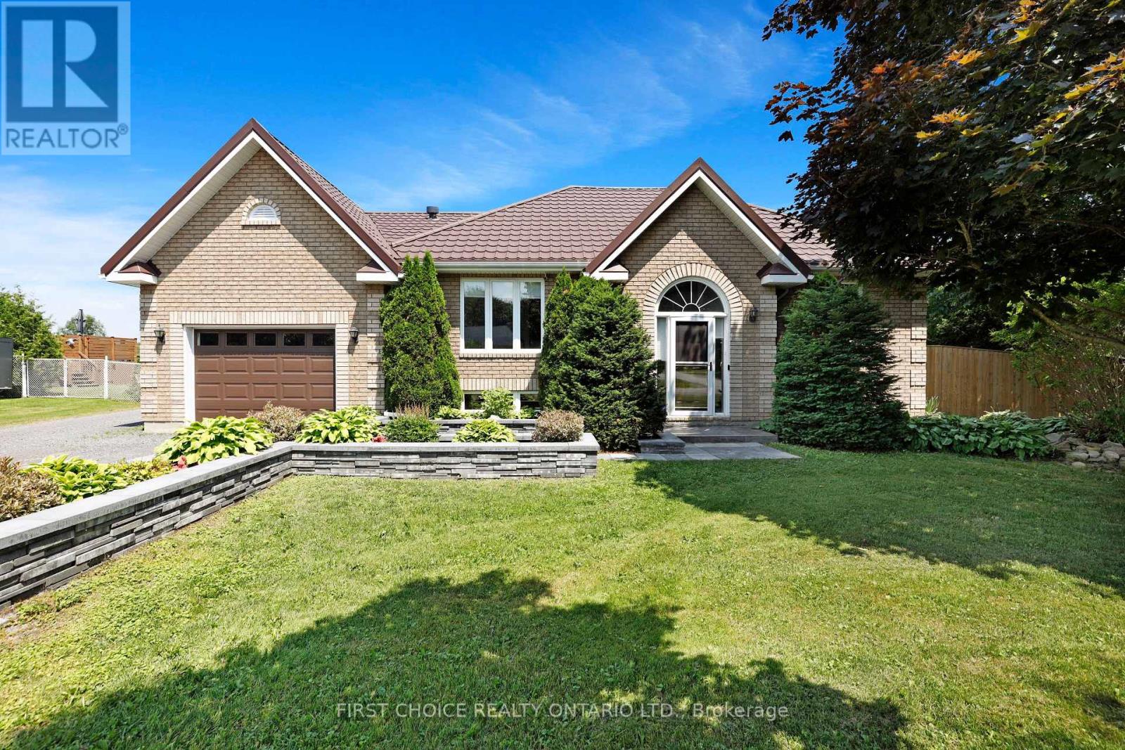 5857 Trudeau Avenue, Ottawa, Ontario  K0A 3H0 - Photo 1 - X13507052