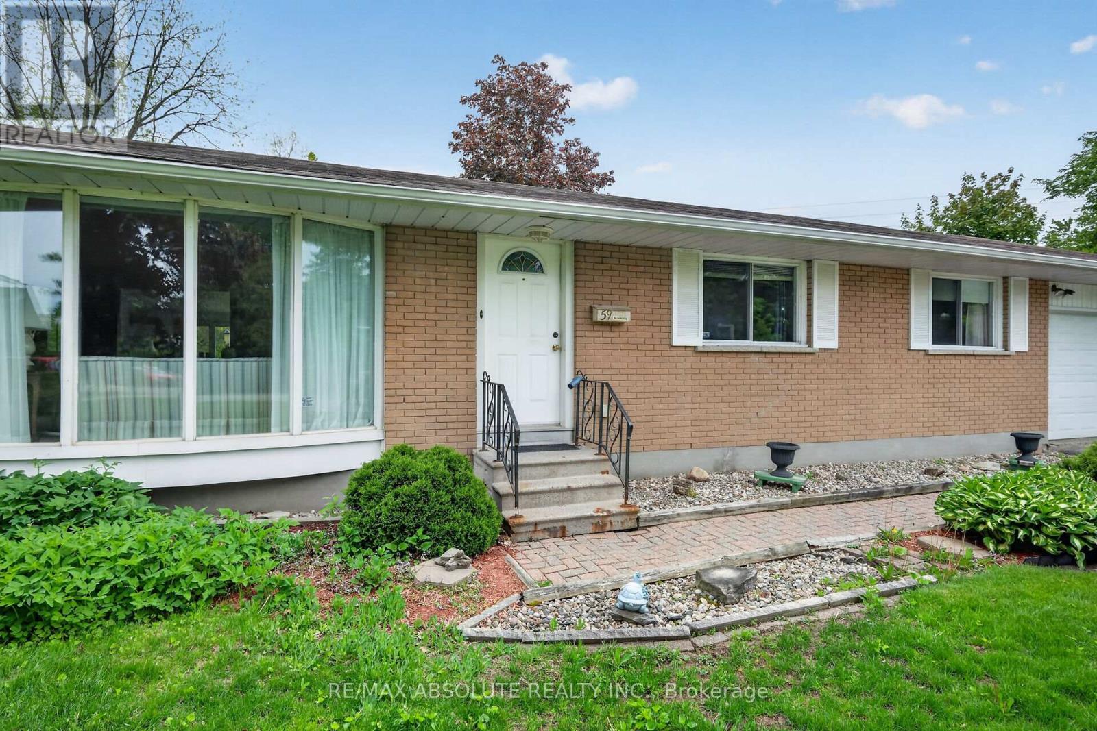 59 Evergreen Drive, Ottawa, Ontario  K2H 6C5 - Photo 2 - X13507276