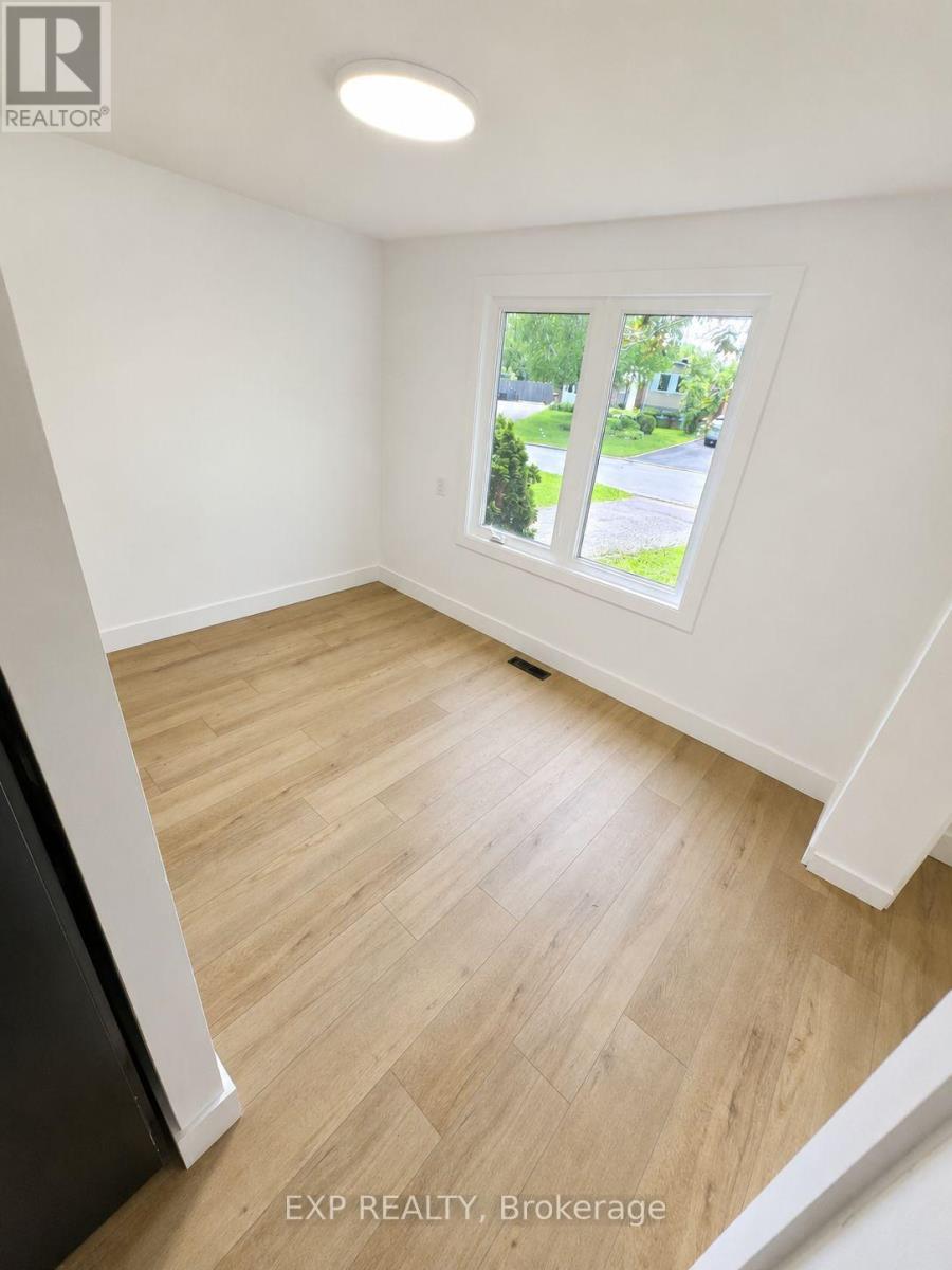 A - 428 Hatfield Crescent, Ottawa, Ontario  K1E 1M8 - Photo 5 - X13507494