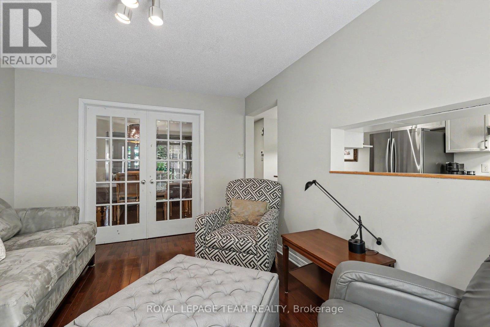 86 Winnegreen Court, Ottawa, Ontario  K1G 5S4 - Photo 8 - X13507536