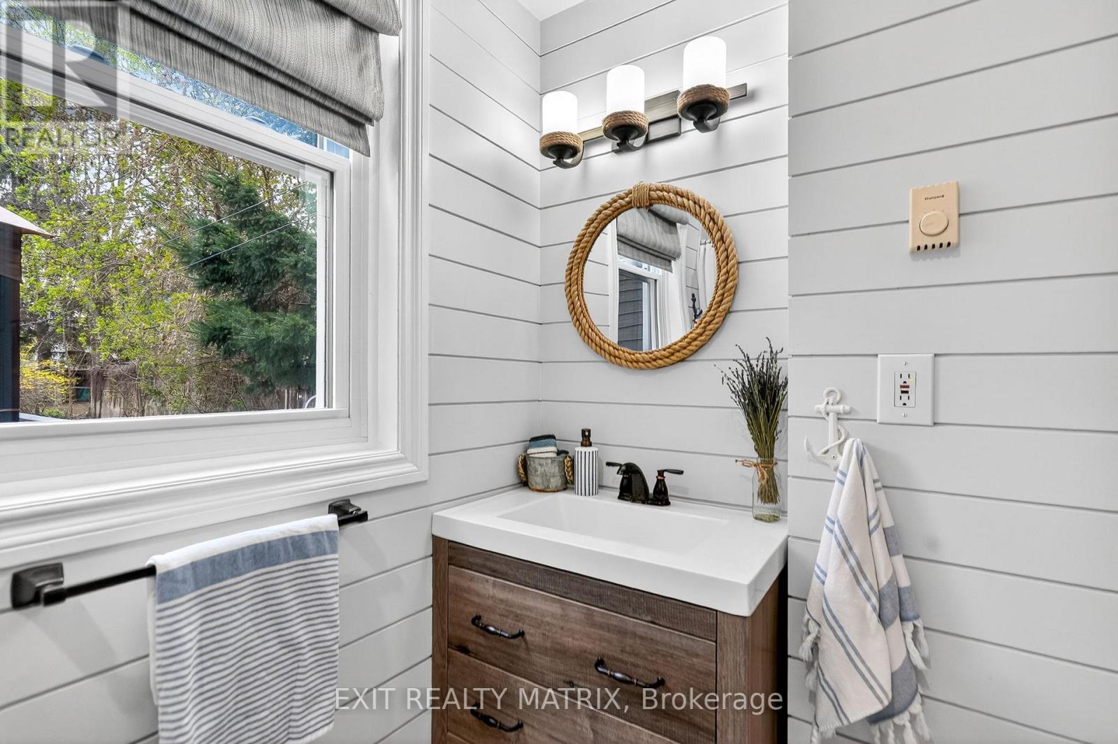 22 Water Street E, Rideau Lakes, Ontario  K0G 1V0 - Photo 13 - X13507966