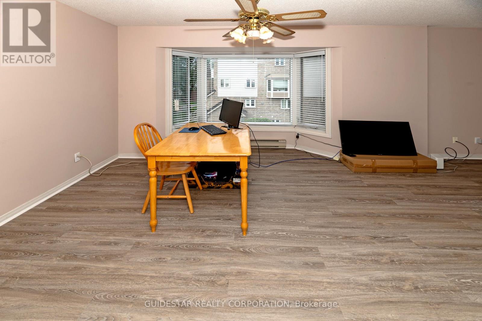 288 Briston Private, Ottawa, Ontario  K1G 5P9 - Photo 3 - X13508306