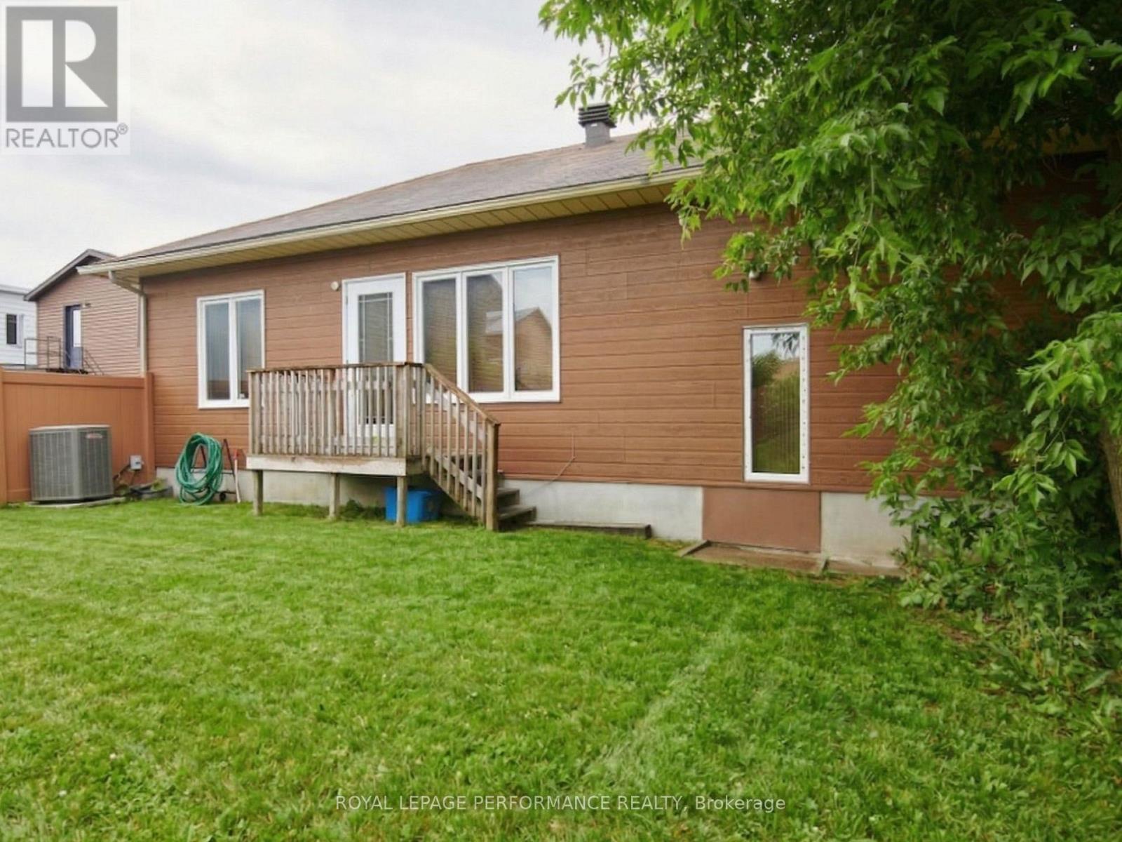 921 Notre Dame Street, Russell, Ontario  K0A 1W0 - Photo 33 - X13508342