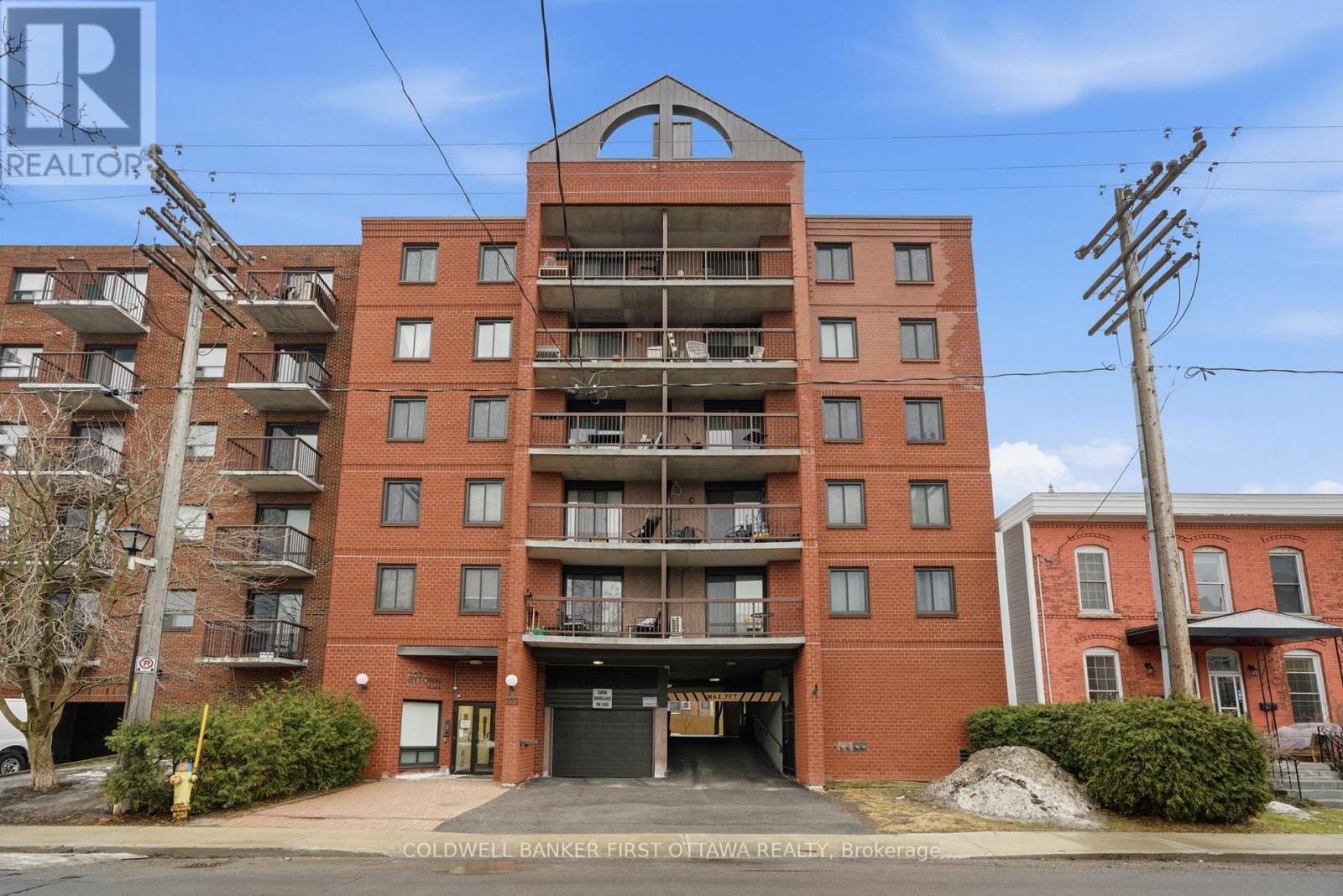 402 - 222 Guigues Avenue, Ottawa, Ontario  K1N 5J2 - Photo 2 - X13508786