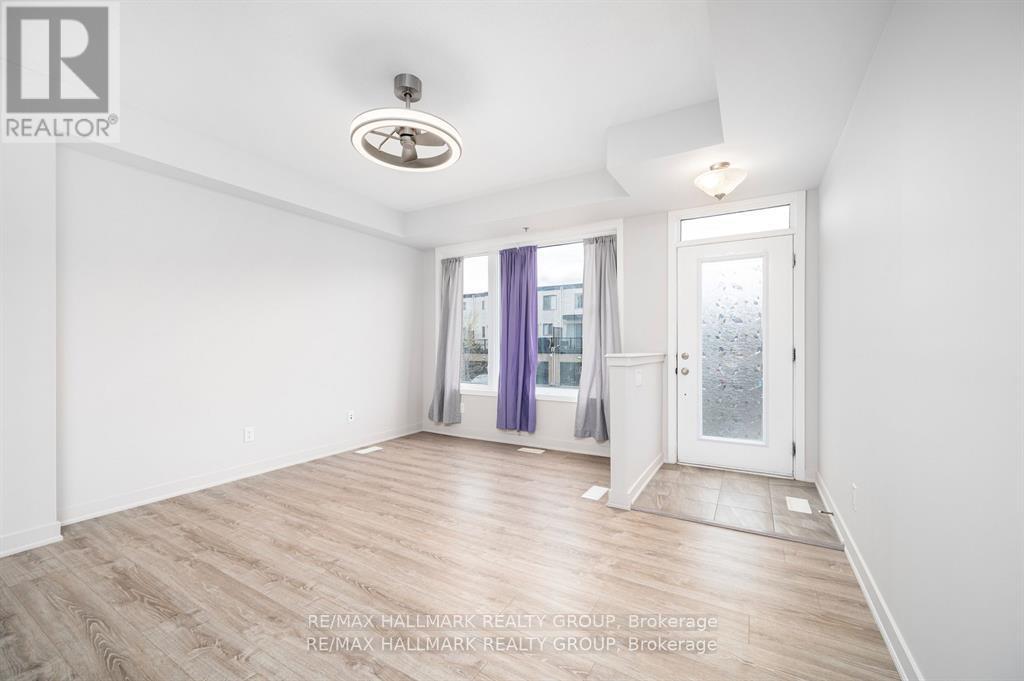 545 Ozawa Private, Ottawa, Ontario  K1K 4Z8 - Photo 5 - X13509160