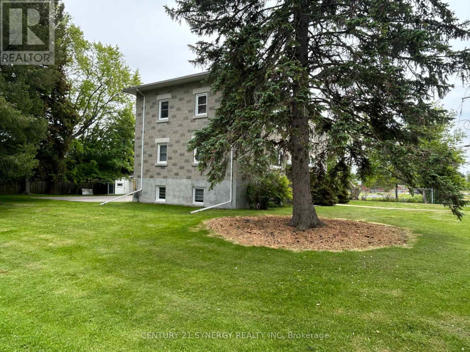 395 Pine Street E, Gananoque, Ontario  K7G 1E2 - Photo 3 - X13509382
