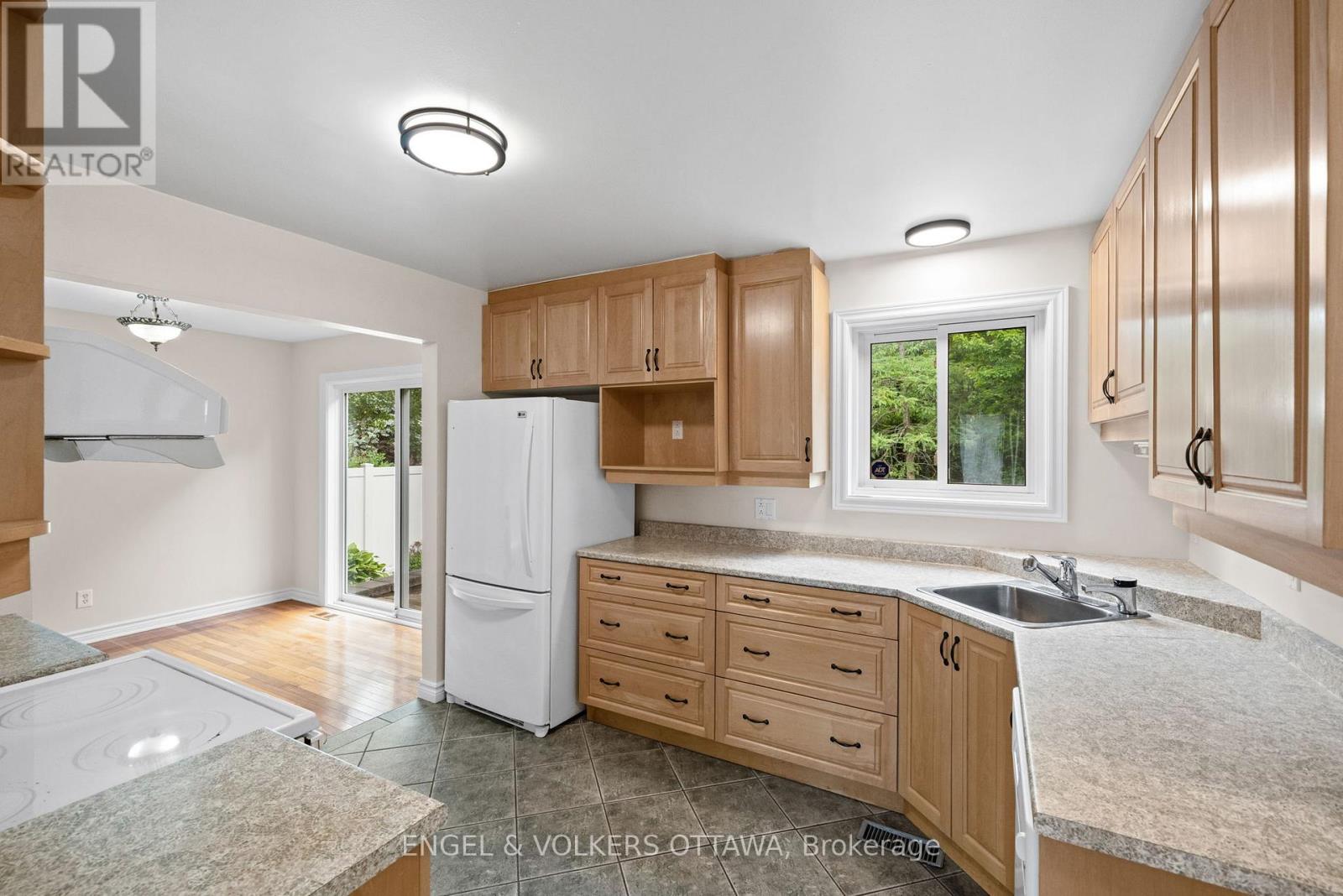 25 Antler Avenue, Ottawa, Ontario  K2J 1Z4 - Photo 10 - X13509666
