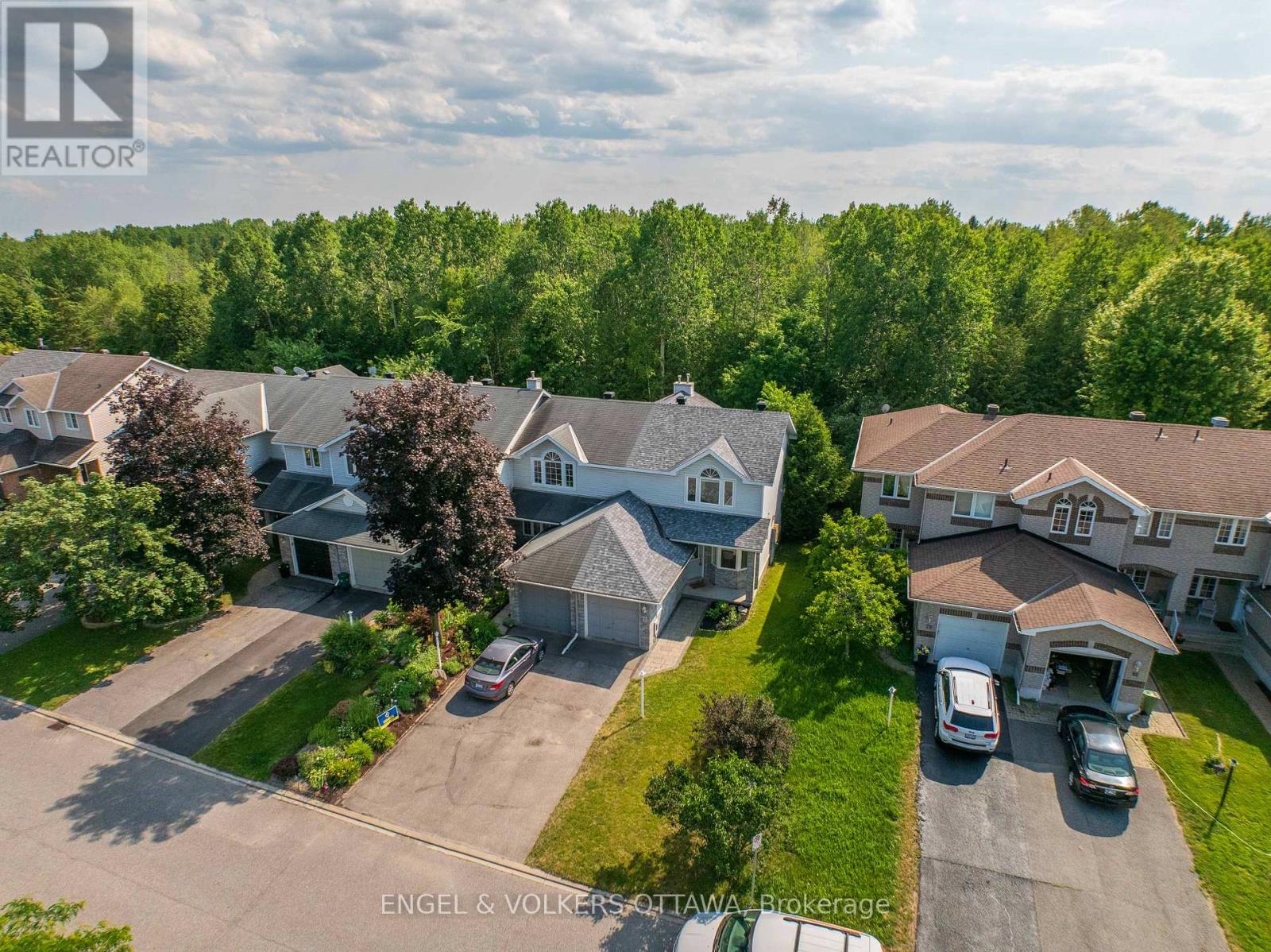 77 Whalings Circle, Ottawa, Ontario  K2S 1S4 - Photo 2 - X13511162