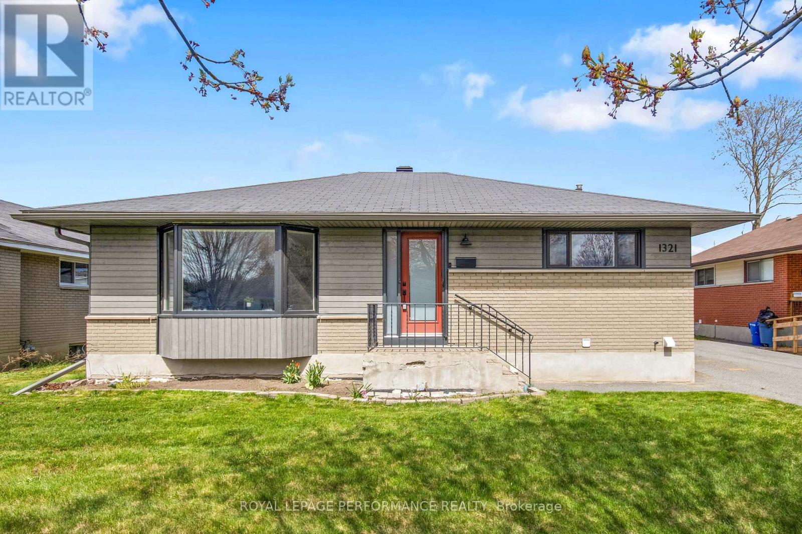 1321 Rustic Drive, Ottawa, Ontario  K2C 2Y3 - Photo 1 - X13511342
