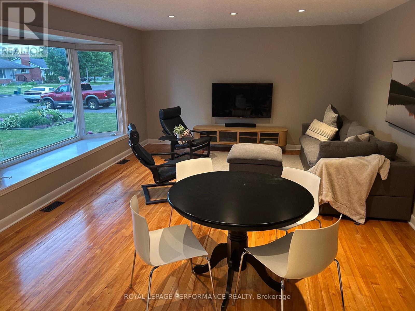 1321 Rustic Drive, Ottawa, Ontario  K2C 2Y3 - Photo 3 - X13511342