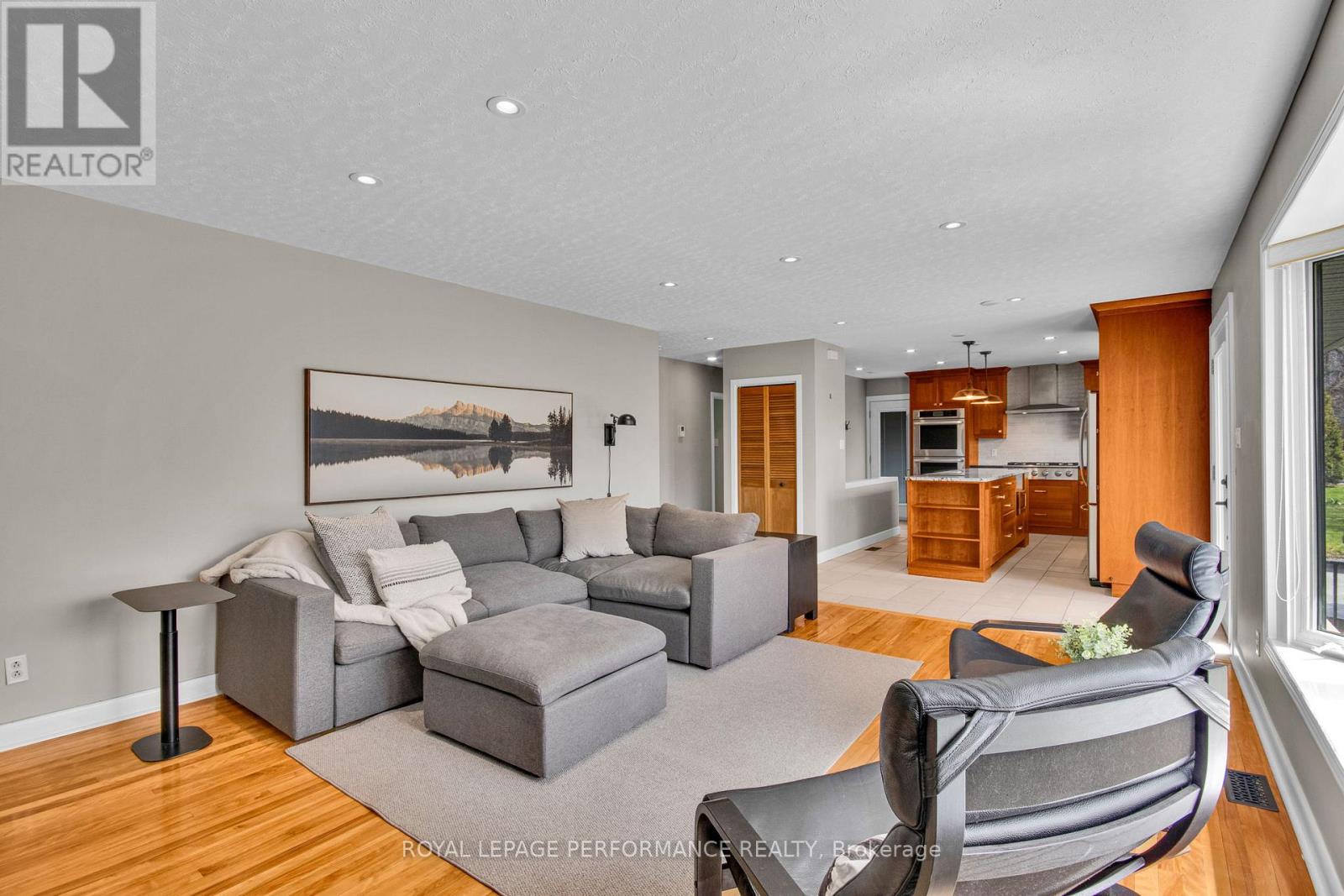 1321 Rustic Drive, Ottawa, Ontario  K2C 2Y3 - Photo 4 - X13511342