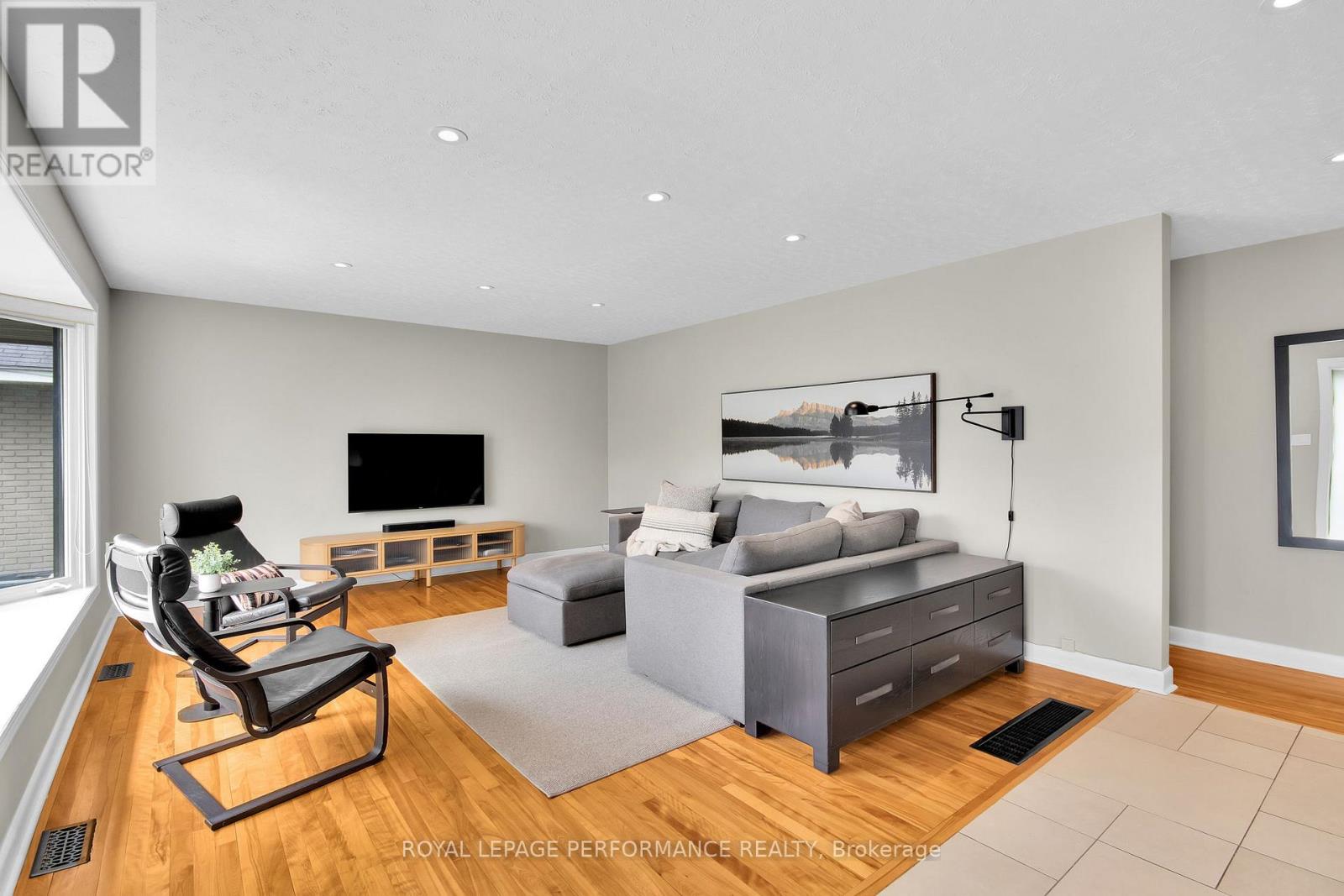 1321 Rustic Drive, Ottawa, Ontario  K2C 2Y3 - Photo 5 - X13511342