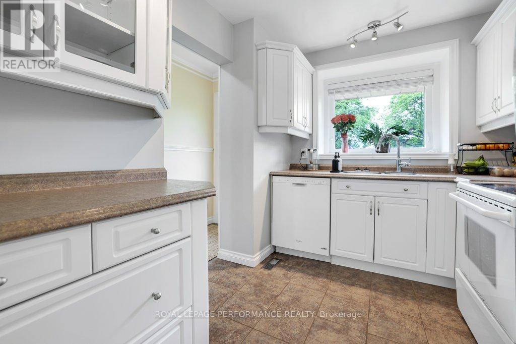 1550 Bourcier Drive, Ottawa, Ontario  K1E 3J2 - Photo 8 - X13511364