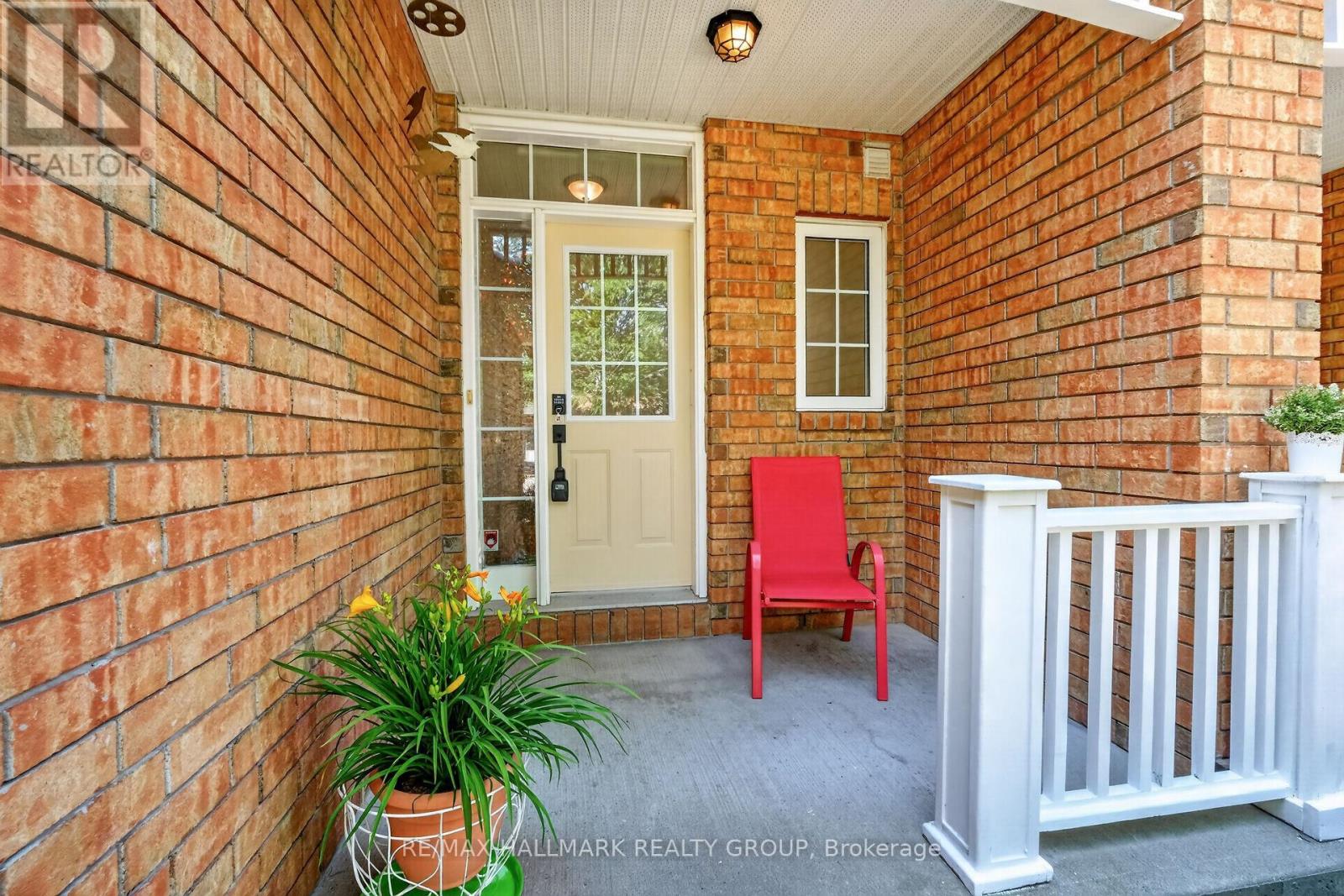 24 Gray Crescent, Ottawa, Ontario  K2K 3J6 - Photo 3 - X13511448