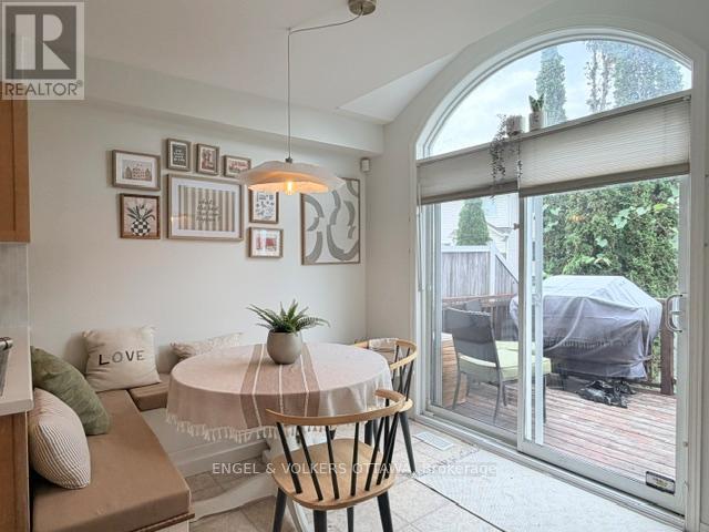 124 Landover Crescent, Ottawa, Ontario  K2M 2W2 - Photo 3 - X13511512