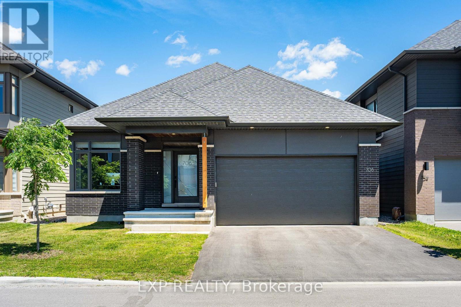 708 Wooler Place, Ottawa, Ontario  K1T 0T6 - Photo 1 - X13511702