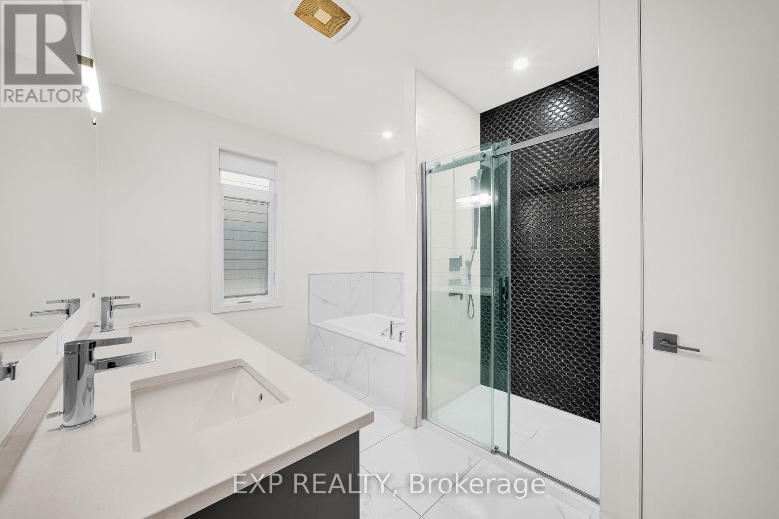 708 Wooler Place, Ottawa, Ontario  K1T 0T6 - Photo 17 - X13511702