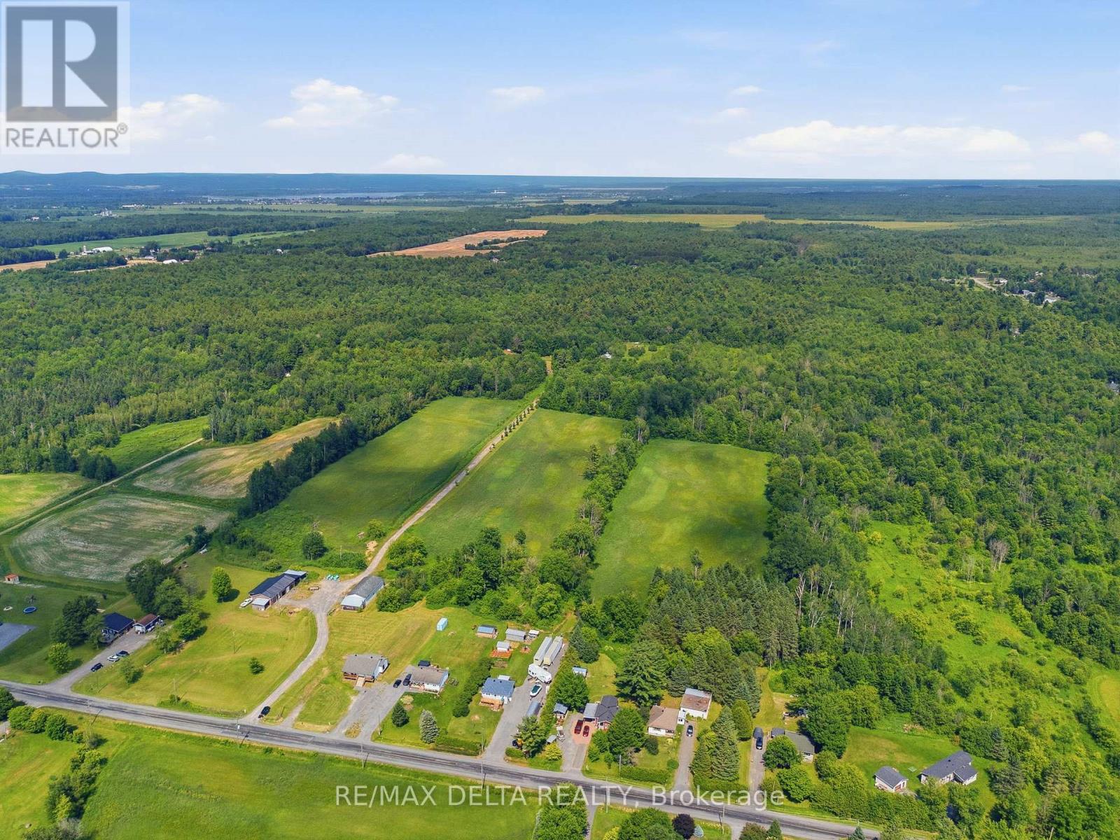 1549 Du Lac Road, Clarence-Rockland, Ontario  K0A 3N0 - Photo 2 - X13511718