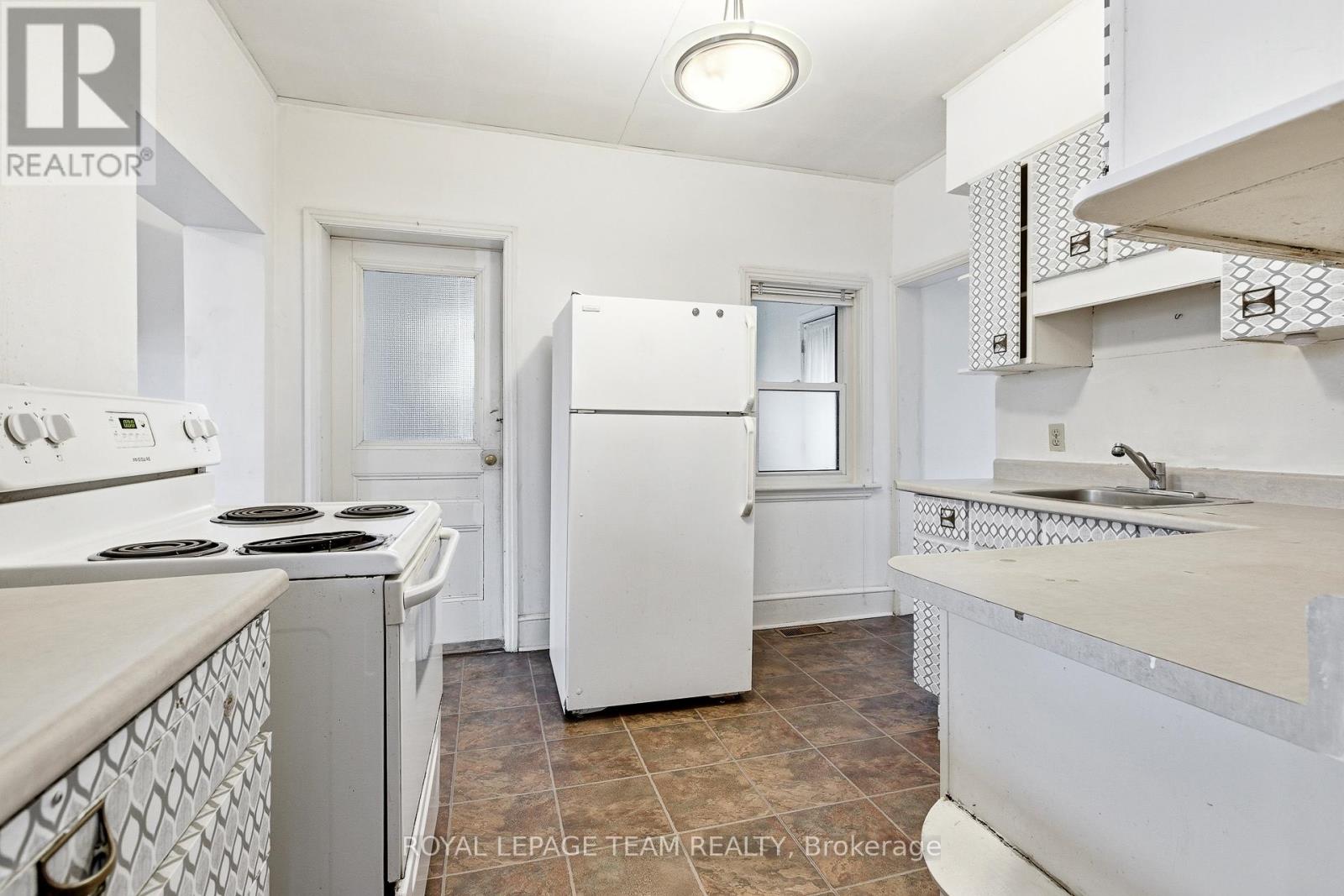 910 Pinecrest Road, Ottawa, Ontario  K2B 6B3 - Photo 11 - X13512034