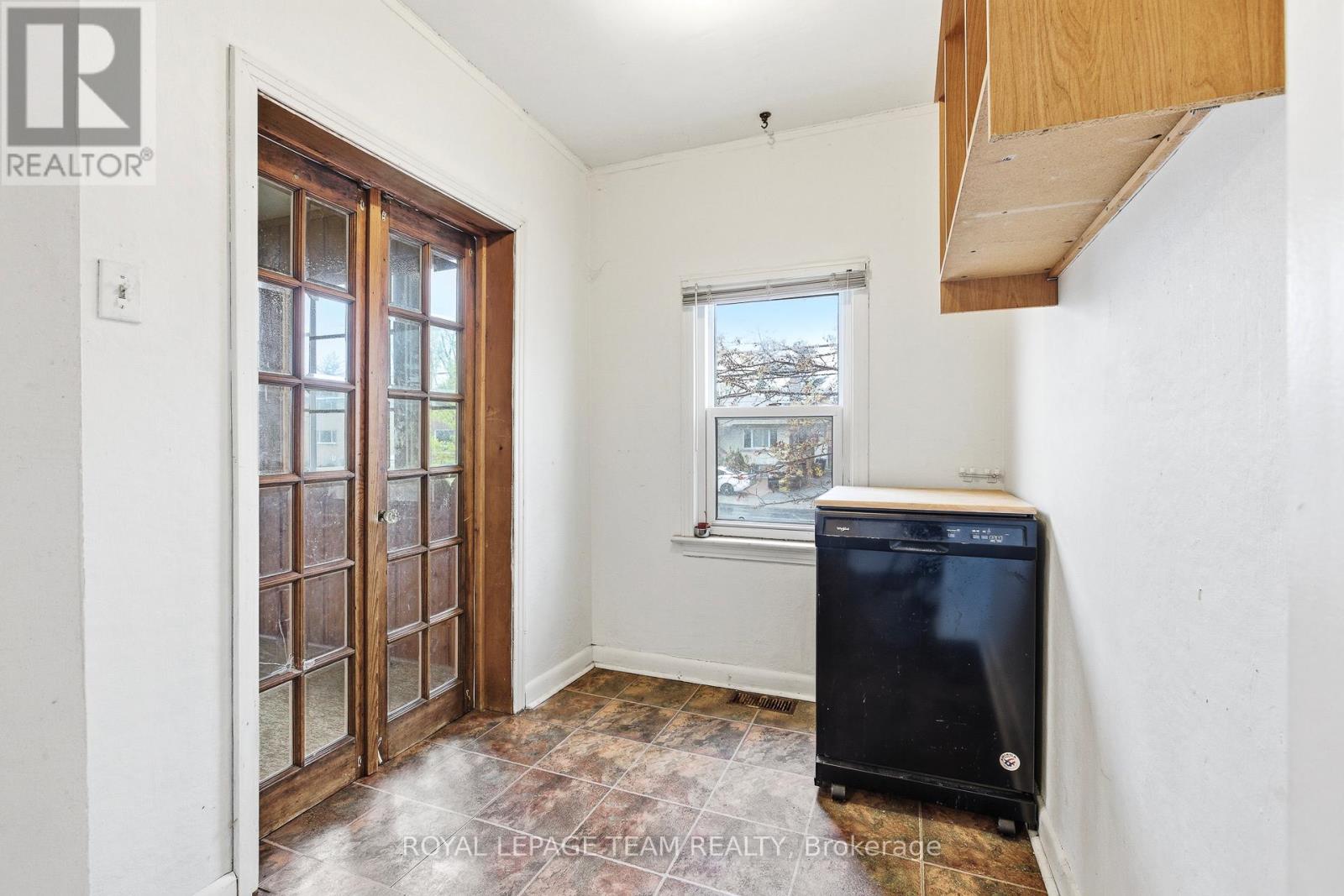 910 Pinecrest Road, Ottawa, Ontario  K2B 6B3 - Photo 14 - X13512034