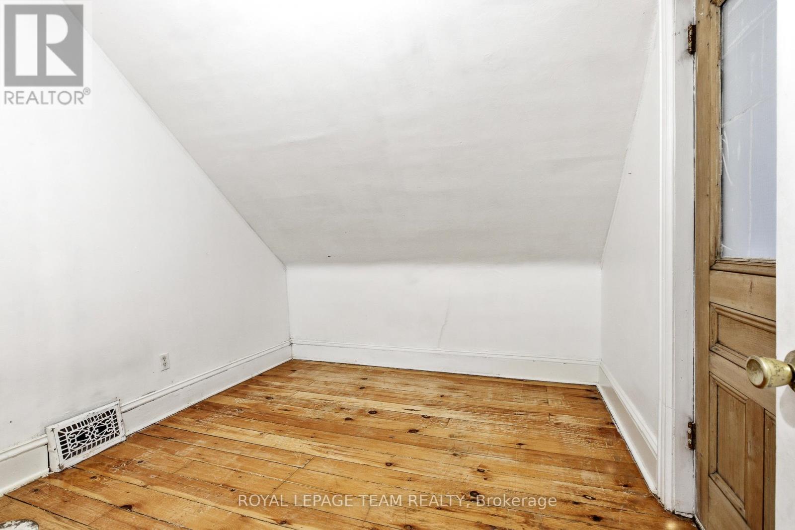 910 Pinecrest Road, Ottawa, Ontario  K2B 6B3 - Photo 21 - X13512034
