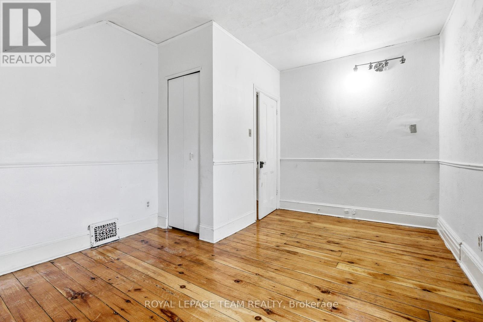 910 Pinecrest Road, Ottawa, Ontario  K2B 6B3 - Photo 28 - X13512034