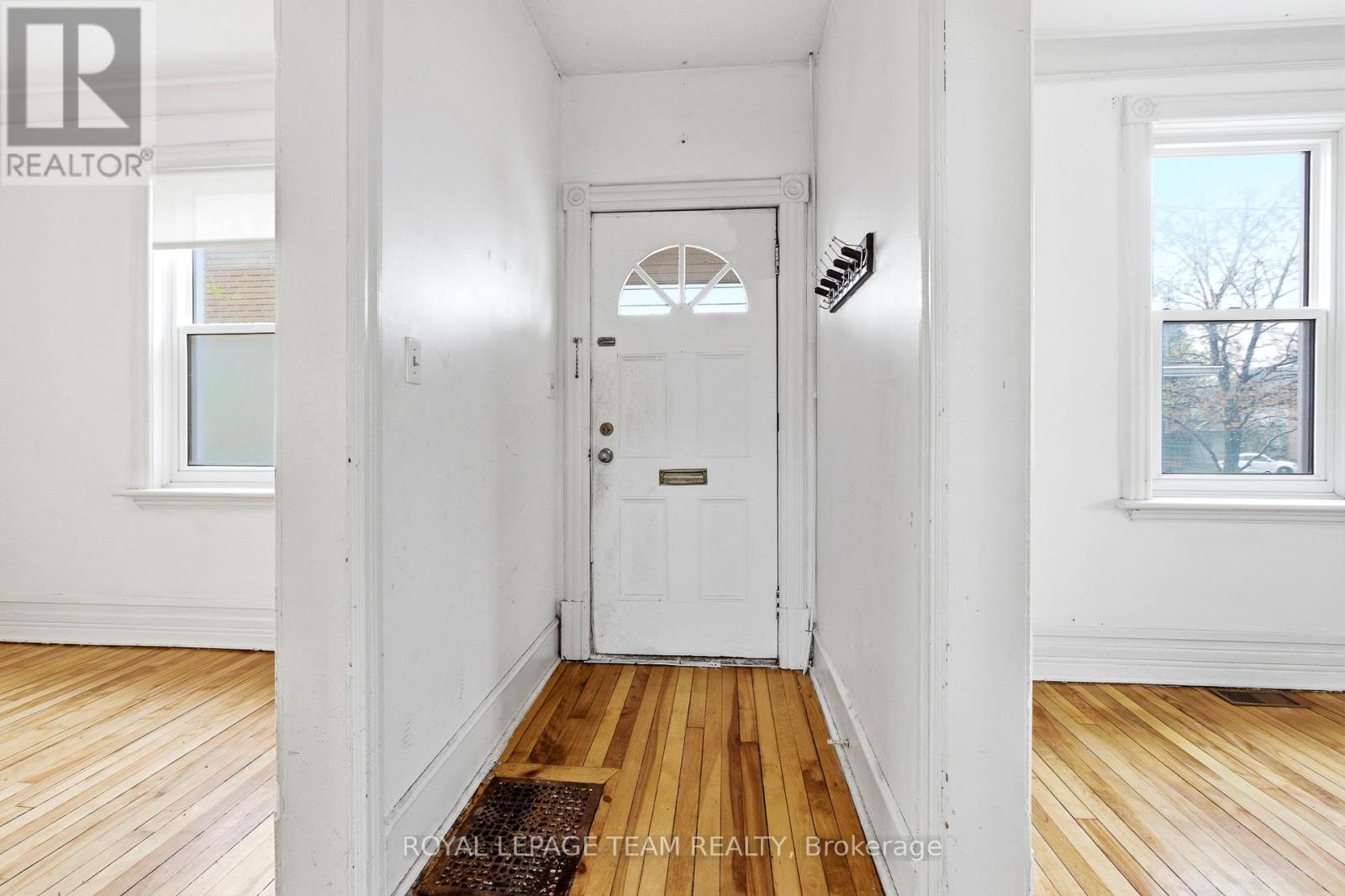 910 Pinecrest Road, Ottawa, Ontario  K2B 6B3 - Photo 9 - X13512036